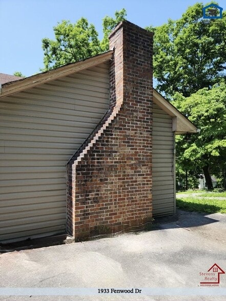 Building Photo - 1933 Fenwood Dr