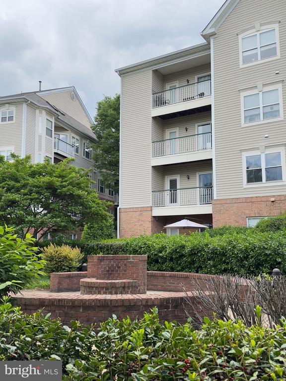 Building Photo - 6553 Grange Ln