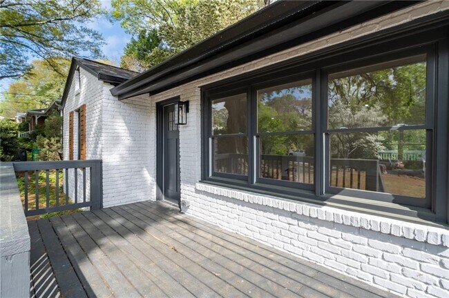 Building Photo - 1194 Clearview Dr NE