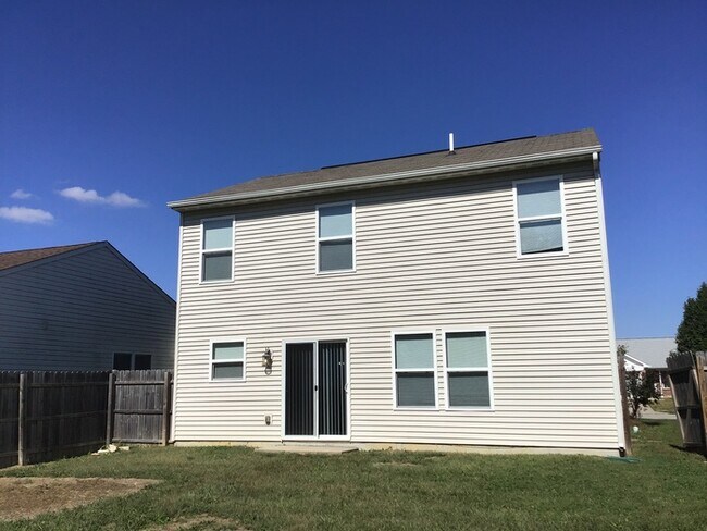 Building Photo - 4 bed 2.5 in Greenwood with HUGE fenced in...
