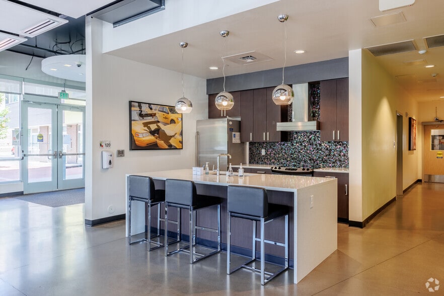 Lamar Station Crossing 6150 W 13th Ave Lakewood CO 80214 Apartment