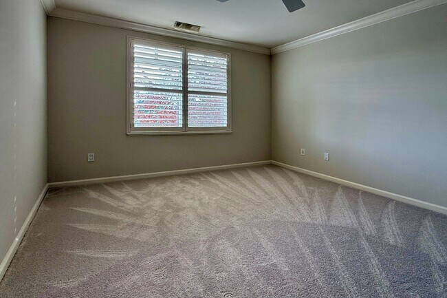 Building Photo - 1876 Heritage Way