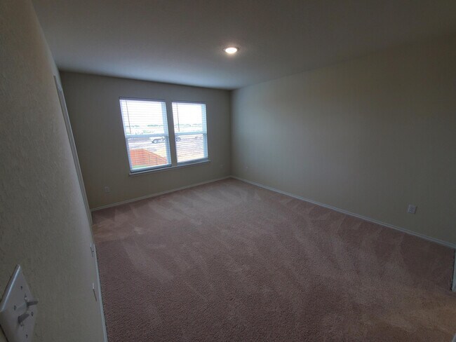 Building Photo - 743 Retama Pass
