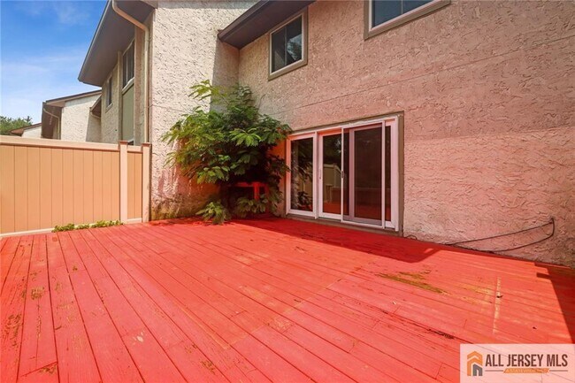 Building Photo - 153 Thoreau Dr