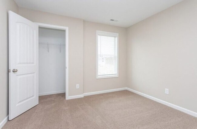 Building Photo - 5346 GREYSTOKE Pl