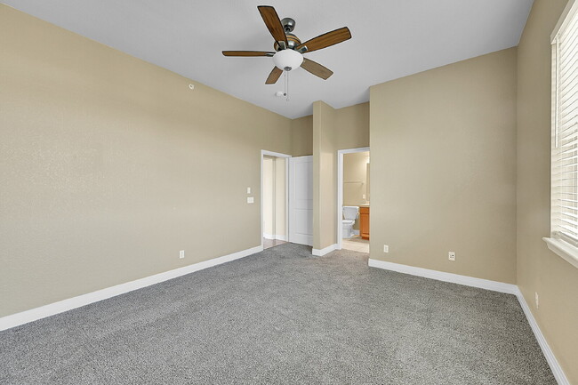 Building Photo - $2,195.00, 2-bed, 2-bath, located in Denve...