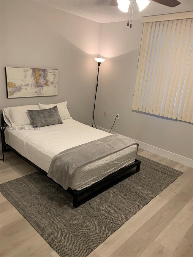 Building Photo - 1709 Whitehall Dr