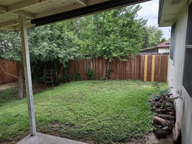 Building Photo - 8608 Devine Ln