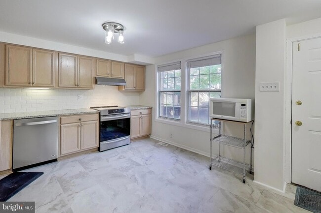 Building Photo - 8932 Barrowgate Ct