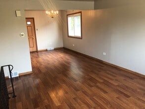 Building Photo - 5041 Forster Ave