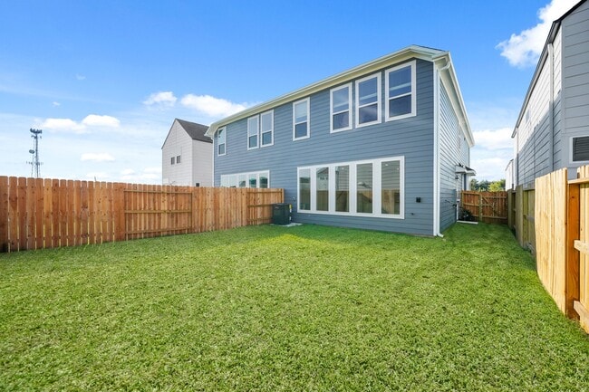 Building Photo - 2207 Diagonal Ln