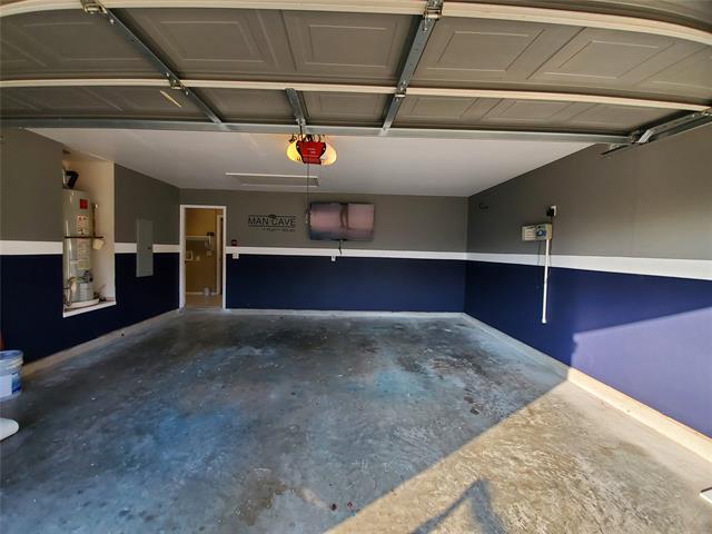 Building Photo - 4017 Chinaberry Dr