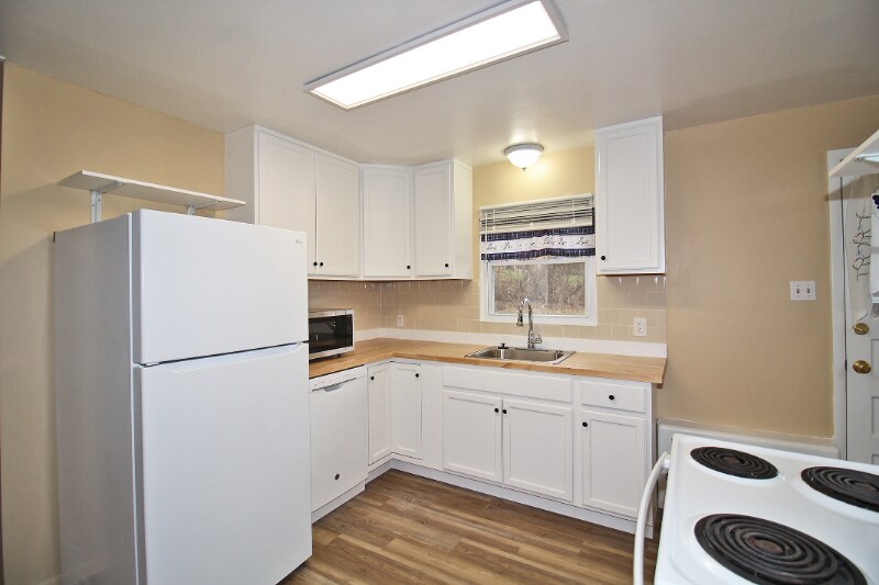 Building Photo - 322 Hays Rd