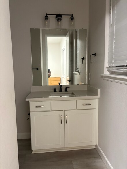 Building Photo - 3610 N Gold Bug St