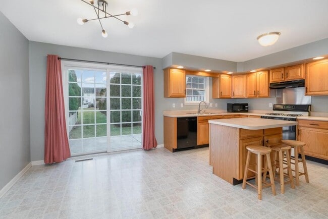 Building Photo - 57 Nottingham Dr