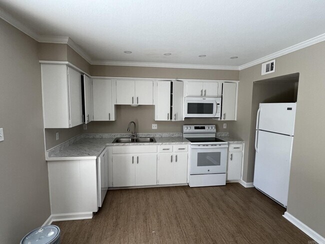 Building Photo - 9019 N Rodney Parham Rd