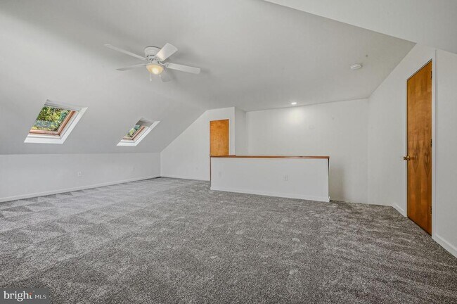 Building Photo - 207 Steeplechase Cir