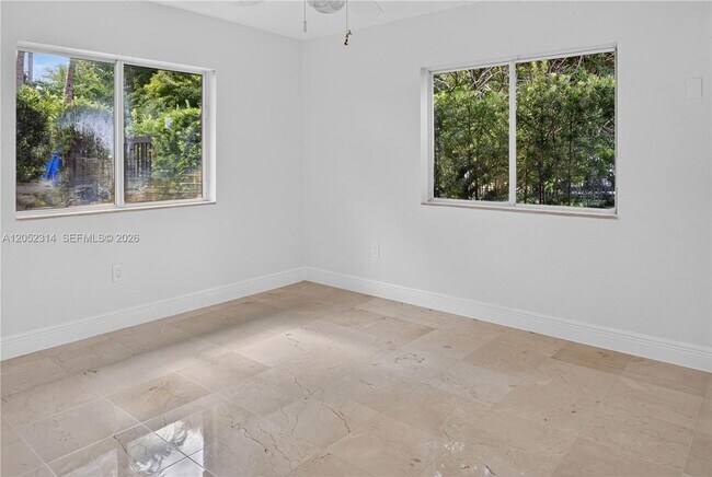 Building Photo - 10425 SW 62nd St