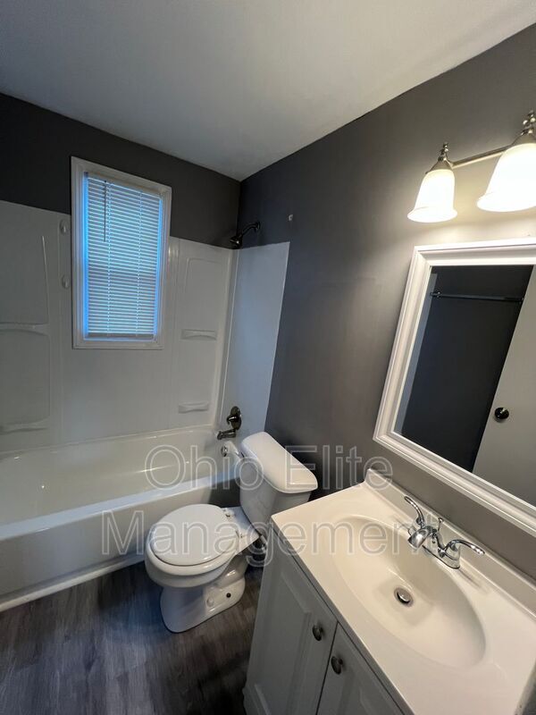 Building Photo - 397 1/2 S Ogden Ave