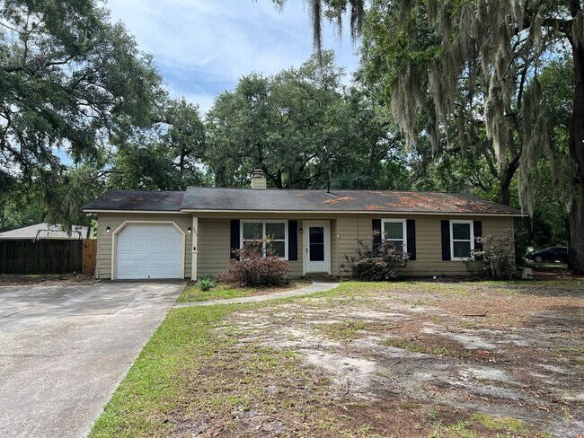 Building Photo - 3 bedroom 2 bath home in Village Green