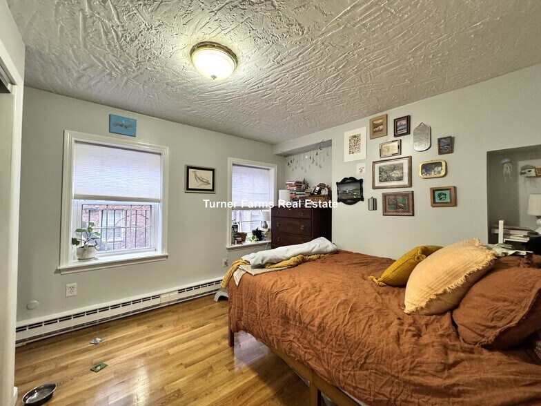 Building Photo - 89A Hudson St