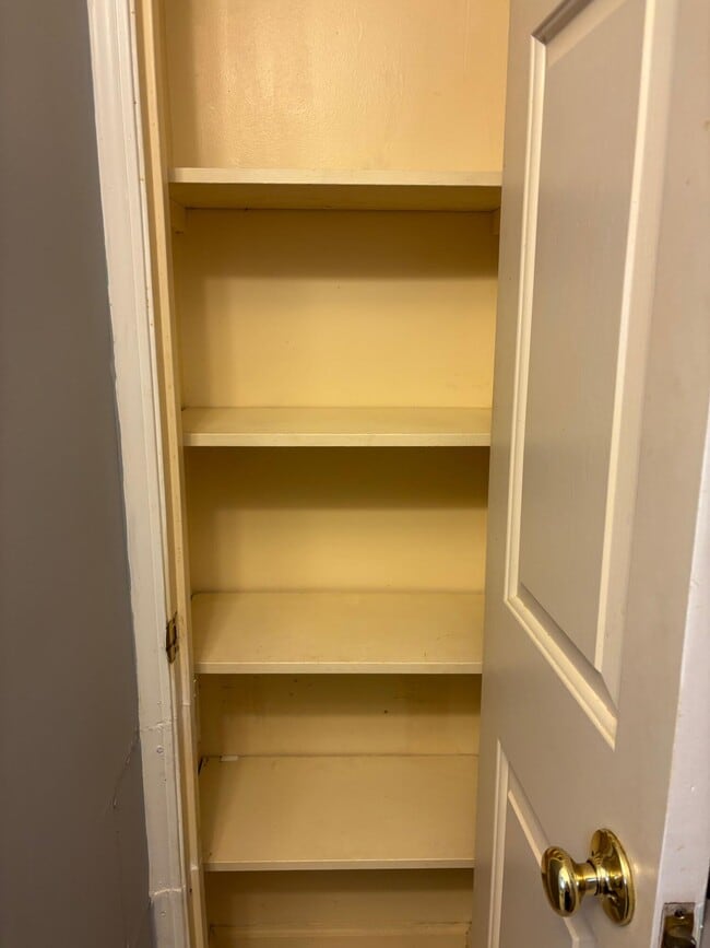 Building Photo - 1460 Crowndale Dr