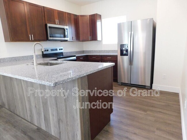 Building Photo - 525 Orchard Ave