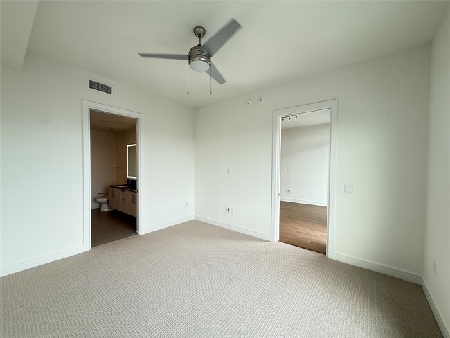 Building Photo - 3300 Main St