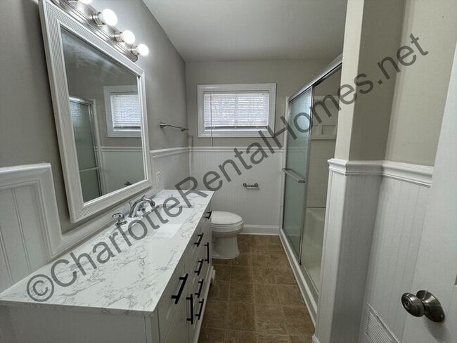 Building Photo - 3 Bedroom 1.5 bath home in Mathews!