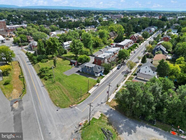 Building Photo - 580 N Braddock St