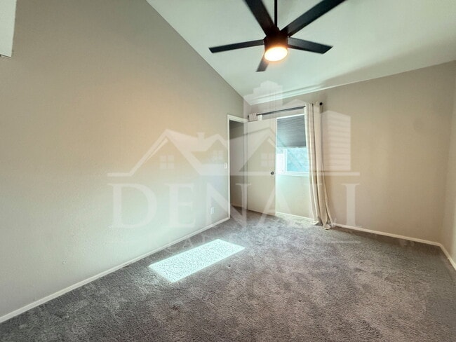 Building Photo - 1114 S Surfside Dr