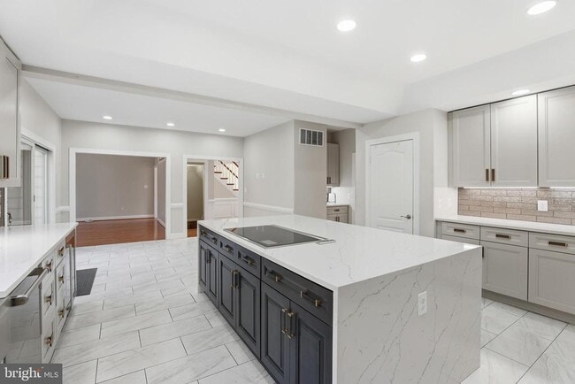 Building Photo - 18136 Hayloft Dr