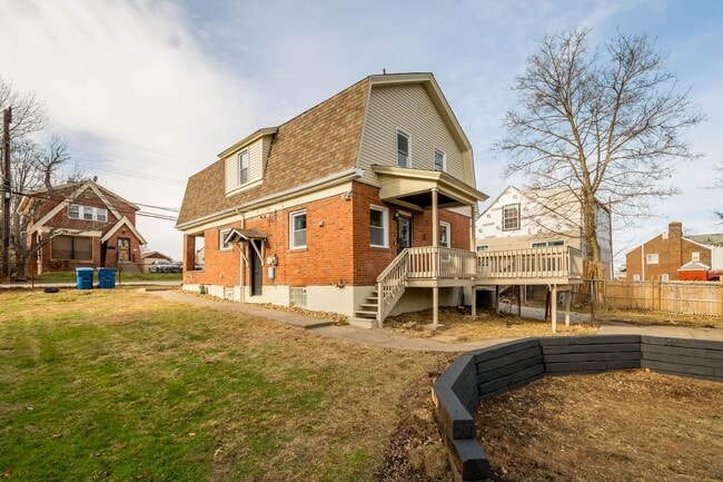 Building Photo - Start the New Year in a new home! This FULLY RENOVATED 3-bedroom in Penn Hills is ready and waiti...