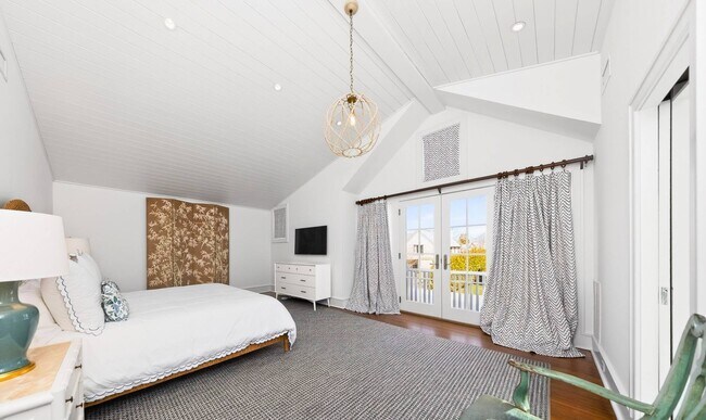 Building Photo - 133-135 Toylsome Ln