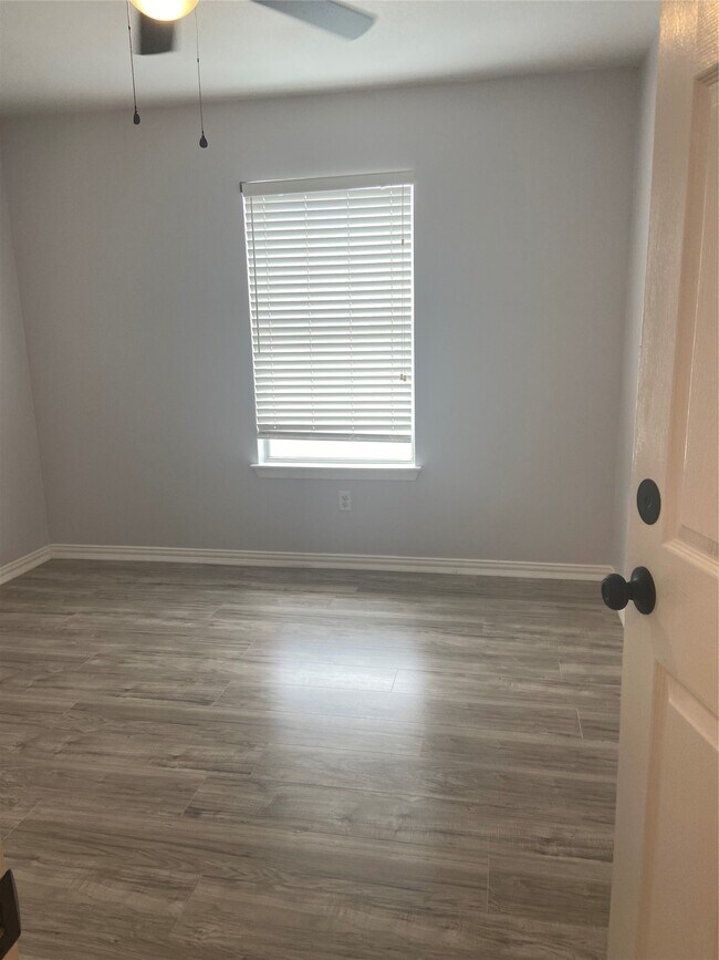 Building Photo - 3304 Twp Grove Ln