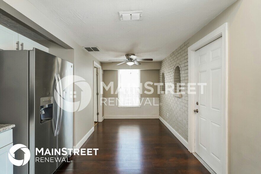 Building Photo - 3452 Brookfield Dr