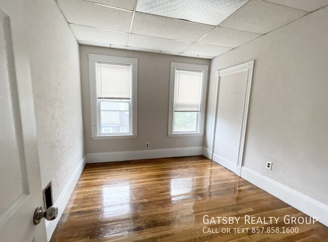 Building Photo - 26 Harbor View St