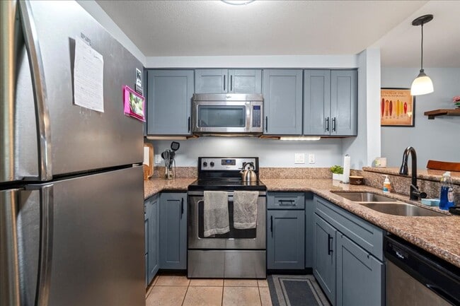 Building Photo - 2br - Kihei Shores-Nice and Cool 2/2 Groun...
