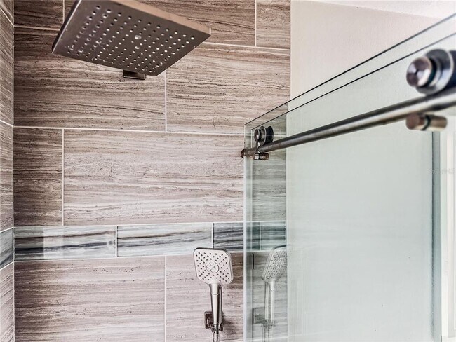 Building Photo - 2304 Country Club Rd