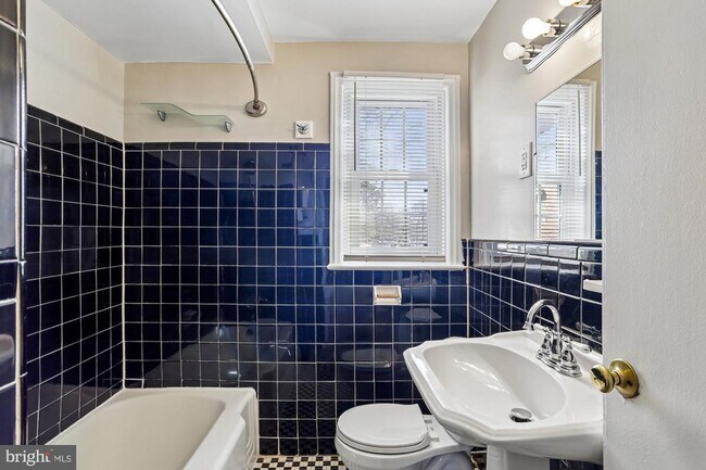 Building Photo - 6507 10th St