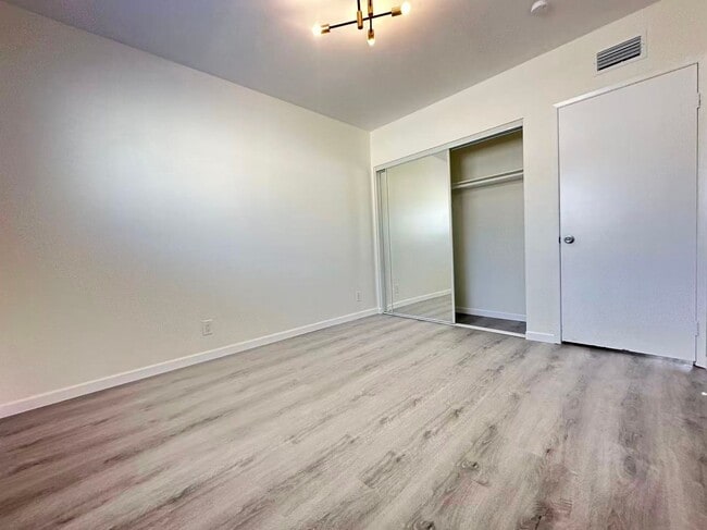Building Photo - 3 BEDROOM HOME FOR LEASING IN Baldwin Park