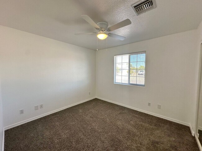 Building Photo - 6582 W Hershey Wy