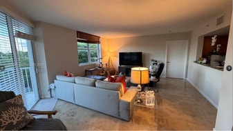 Building Photo - 1555 N Treasure Dr