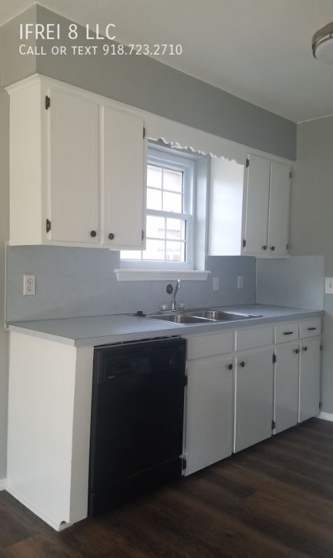 Building Photo - 16416 E 1st Pl