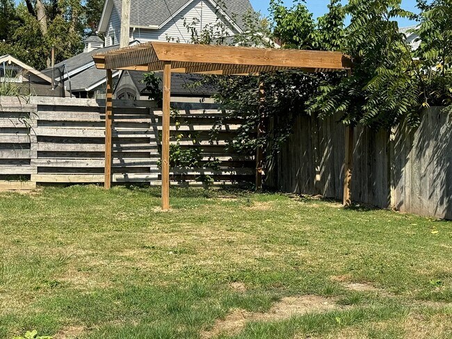 Building Photo - 5260 South St