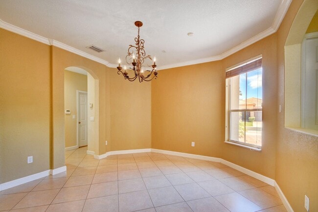 Building Photo - 10537 Galleria St