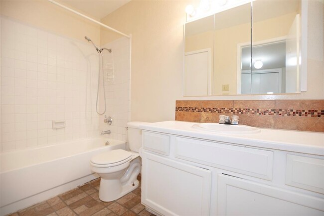 Building Photo - 18511 Egret Bay Blvd
