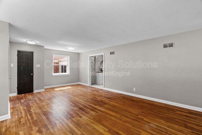 Building Photo - 1225 Buck Ave