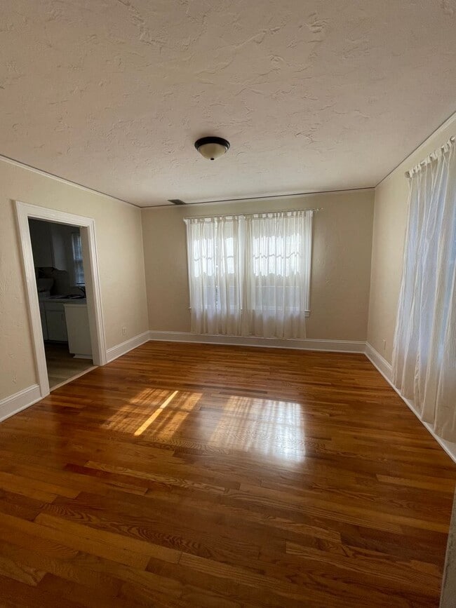 Building Photo - LEASE PENDING!!!! FALL 2026!!! NEWLY REMOD...