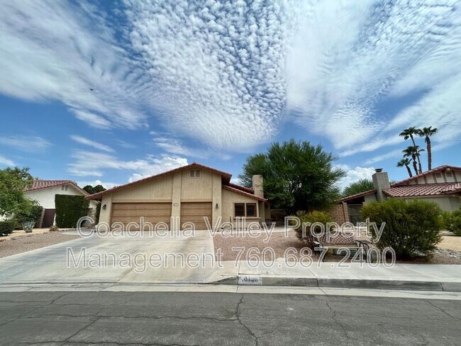 Building Photo - 40120 Sagewood Dr